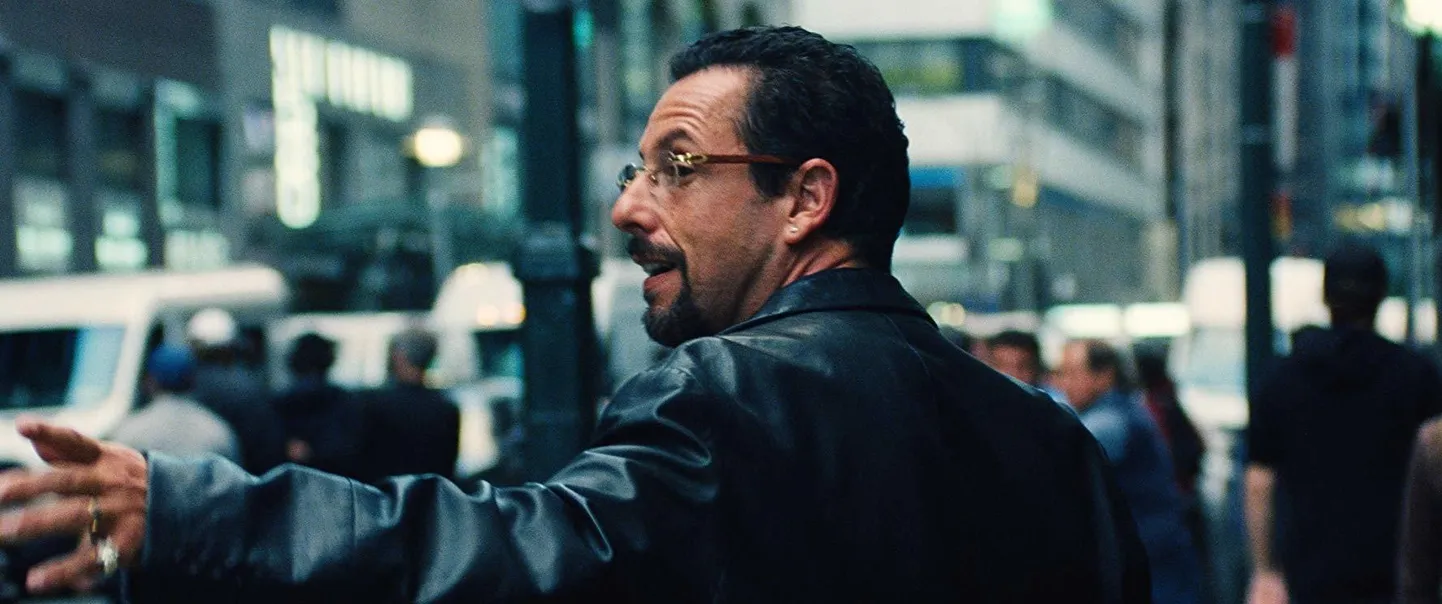 Filmis «Uncut Gems» näitab Adam Sandler ennast hoopis uue nurga alt.