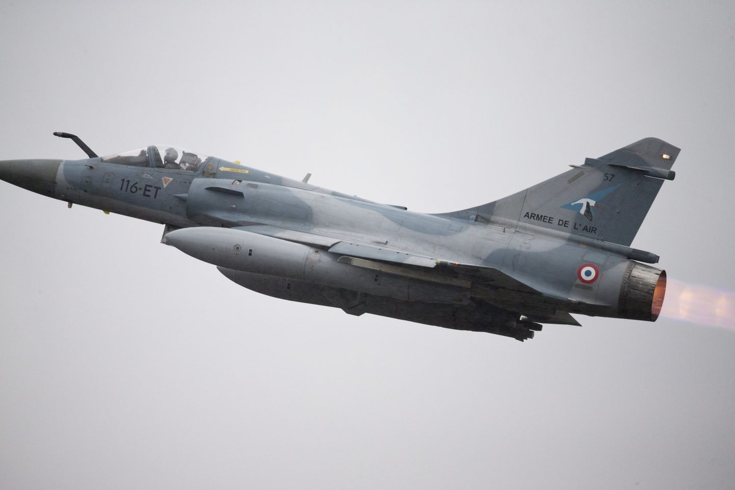 Истребитель Франции Mirage 2000