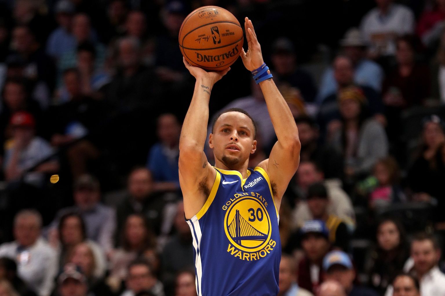 Golden State Warriorsi viskekahur Stephen Curry oli taas hoos.