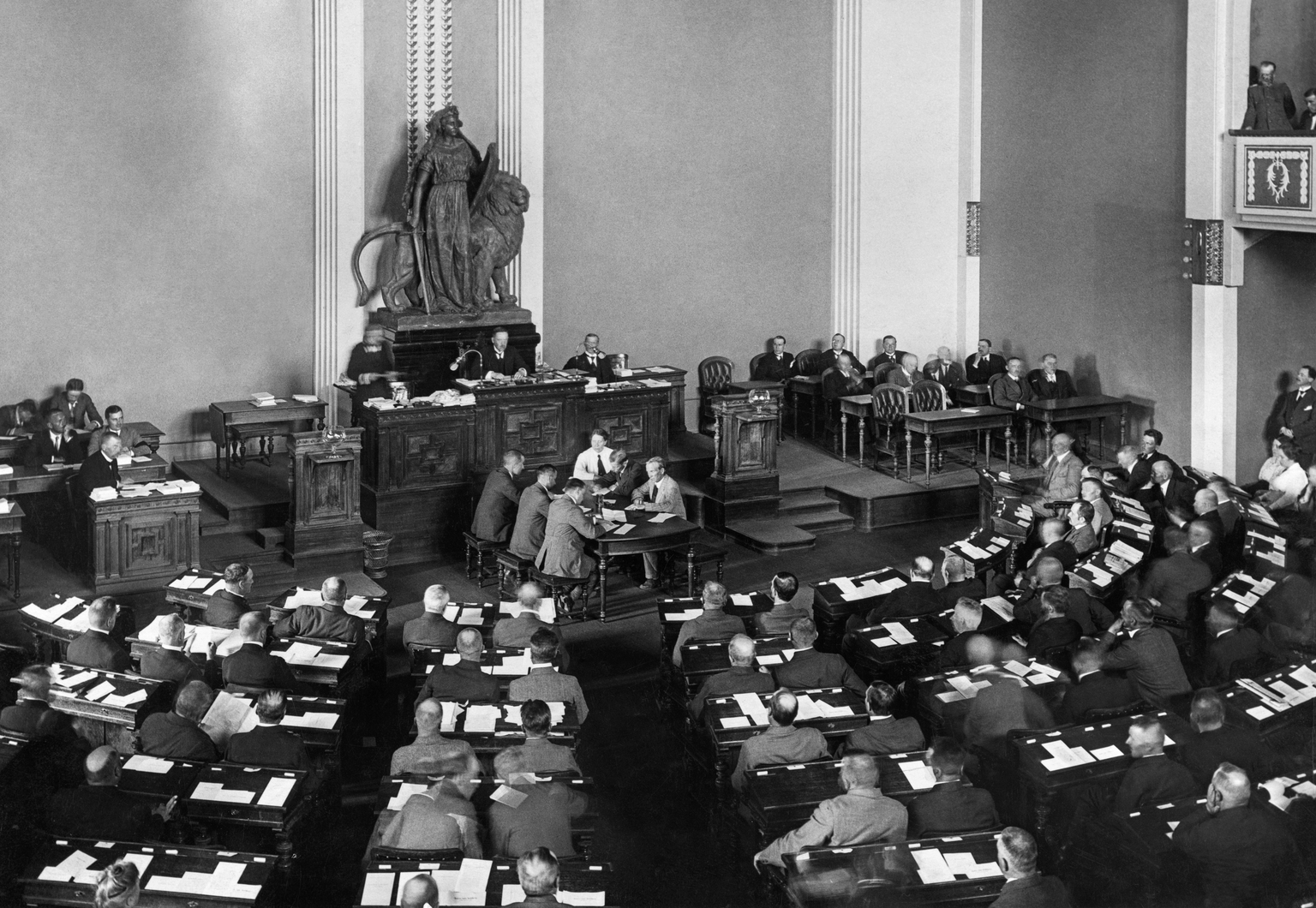 Soome eduskunna istung. Pilt on tehtud 1919. aastal.