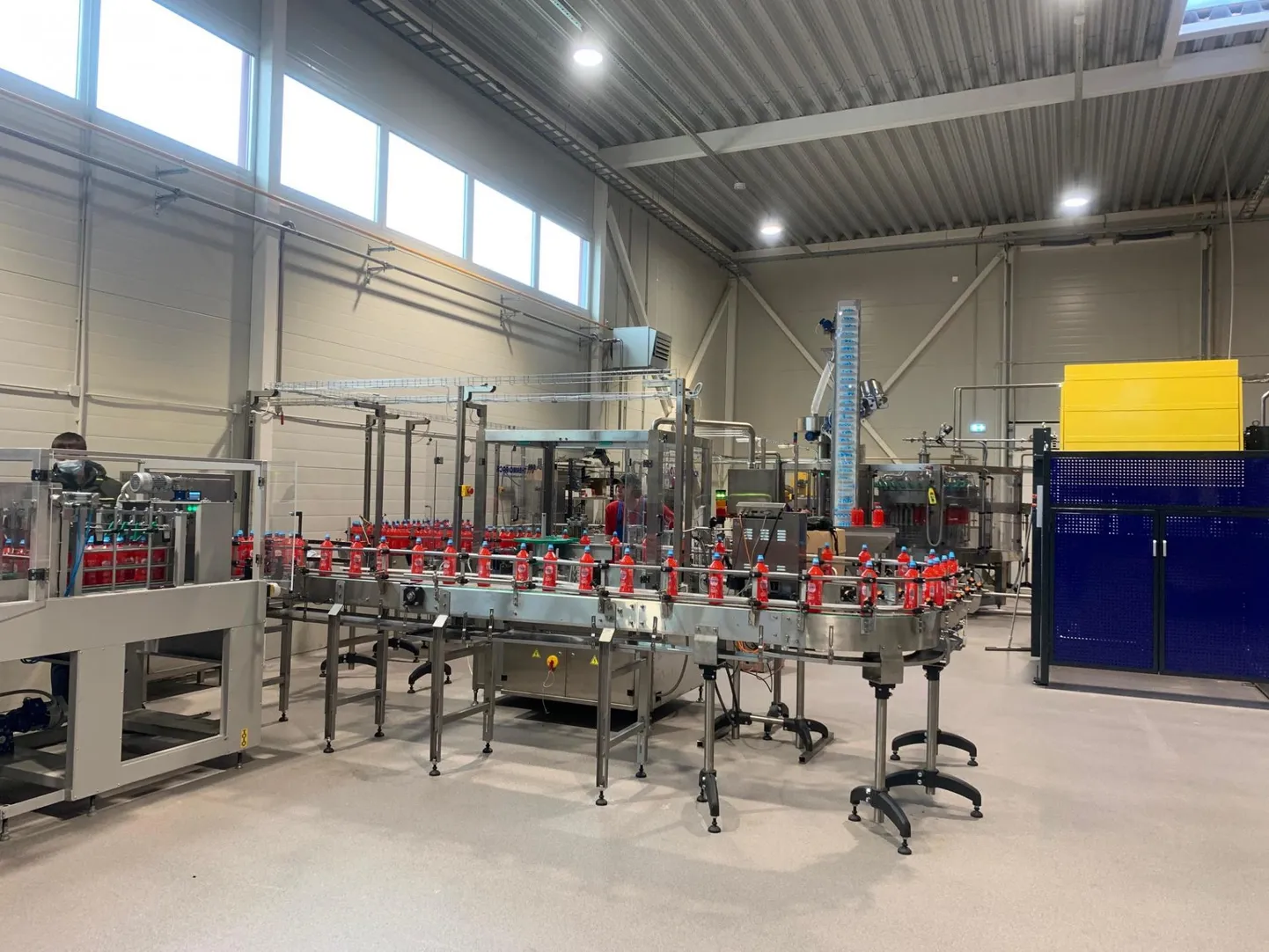 Värska Vee uue hoone ja tootmisliini projektiga alustati 2018. aastal, investeeringu kogumaht on 2,5 miljonit eurot.