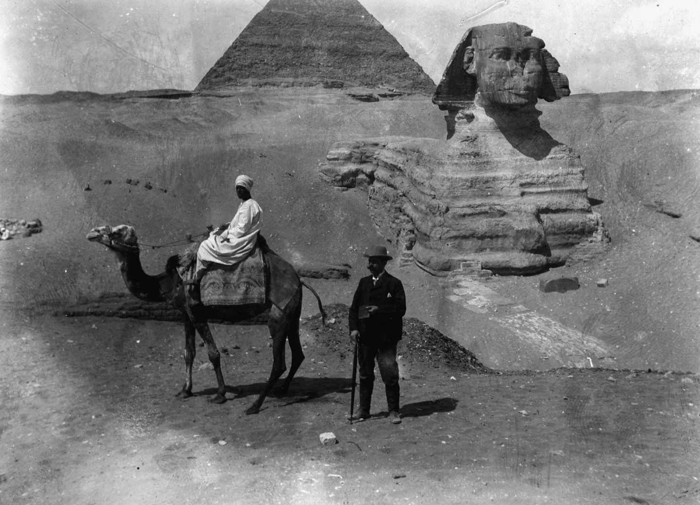 Turist Gizas, Sfinksi ees