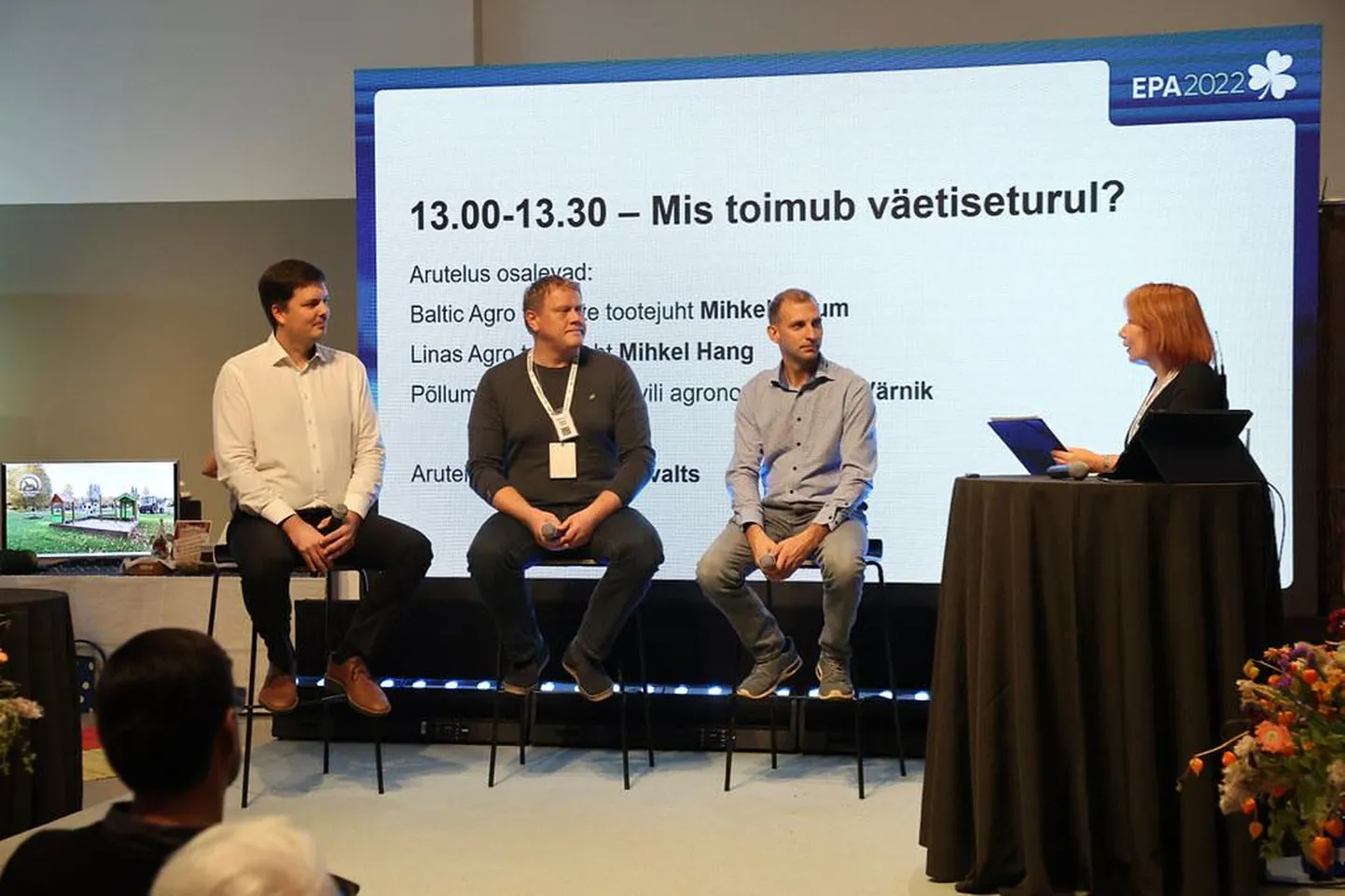 Väetiseturul toimuvast rääkisid põllumajanduse aastanäitusel (vasakult) Linas Agro tegevjuht Mihkel Hang, Baltic Agro põlluväetiste tootejuht Mihkel Salum ja põllumeeste ühistu Kevili agronoom Meelis Värnik.