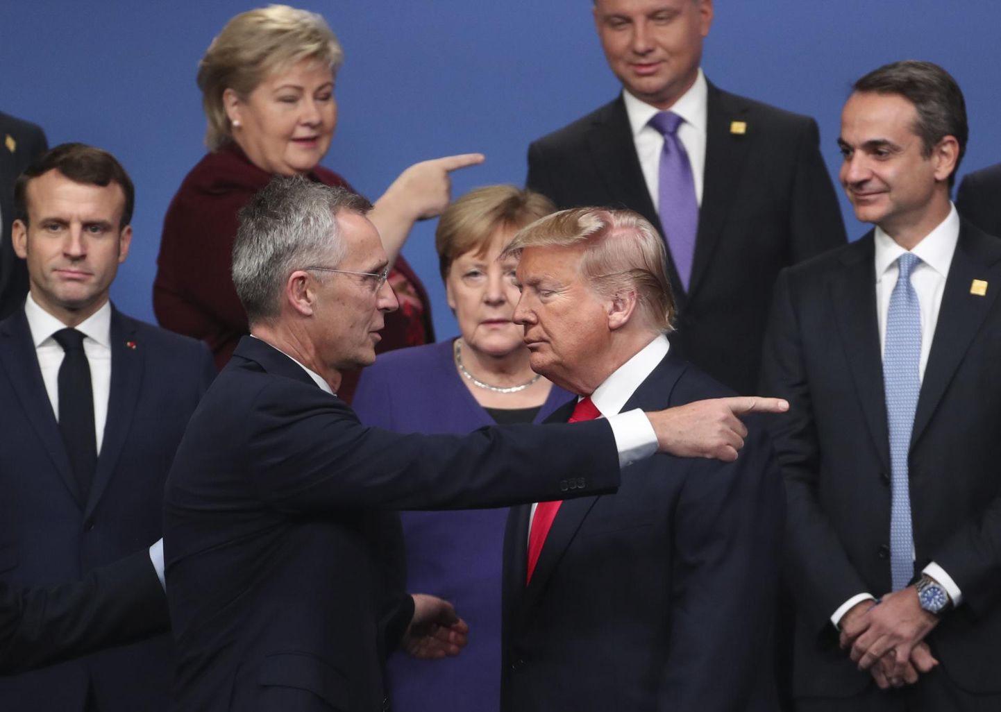 NATO peasekretär Jens Stoltenberg ja USA president Donald Trump (paremal) esiplaanil.