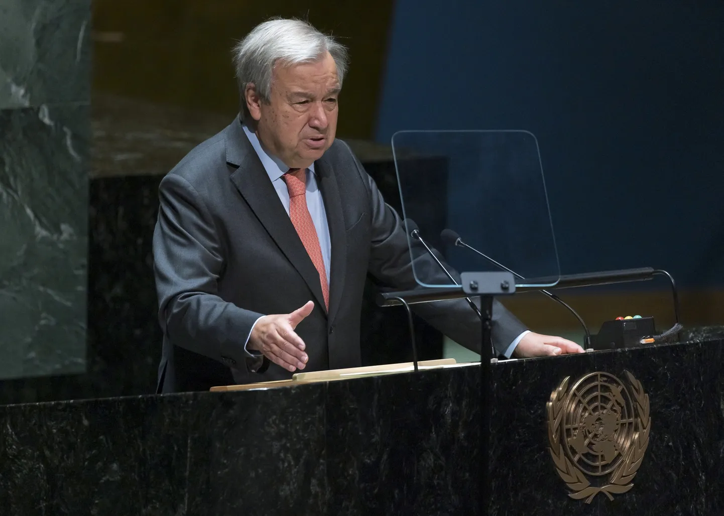 ÜRO peasekretär Antonio Guterres kõnelemas tuumarelva leviku tõkestamise lepingusse kuuluvate riikide kümnendal konverentsil ÜRO peakorteris New Yorgis.