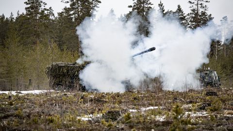 Фото и видео ⟩ Силы обороны Эстонии испытали новый вид боеприпасов