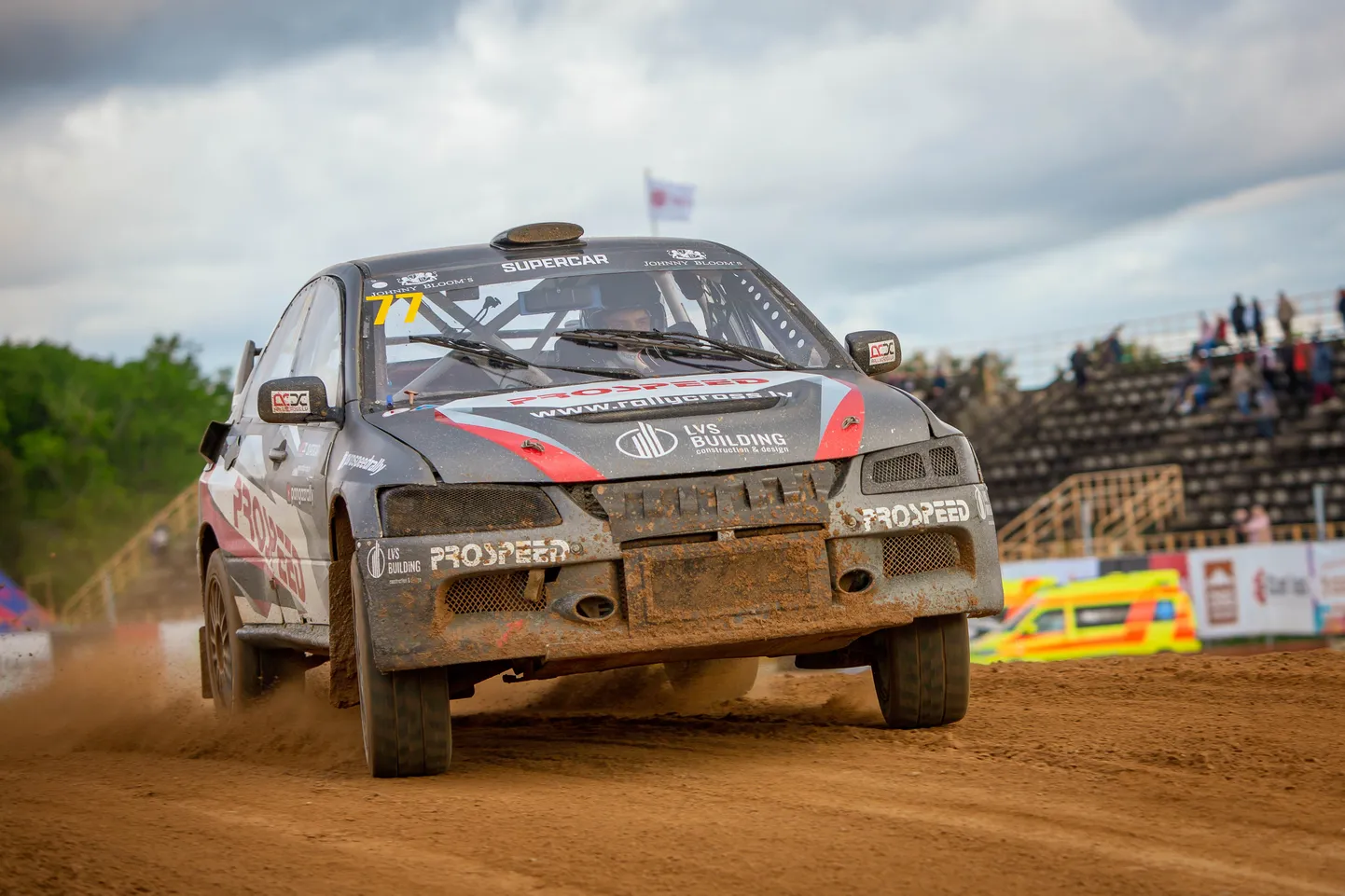 Rallijkrosa auto Mūsas trasē