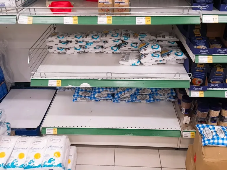 Соль раскупают, но не слишком рьяно