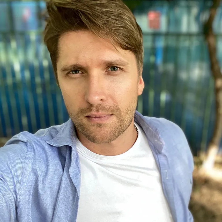 Дмитрий Пчела