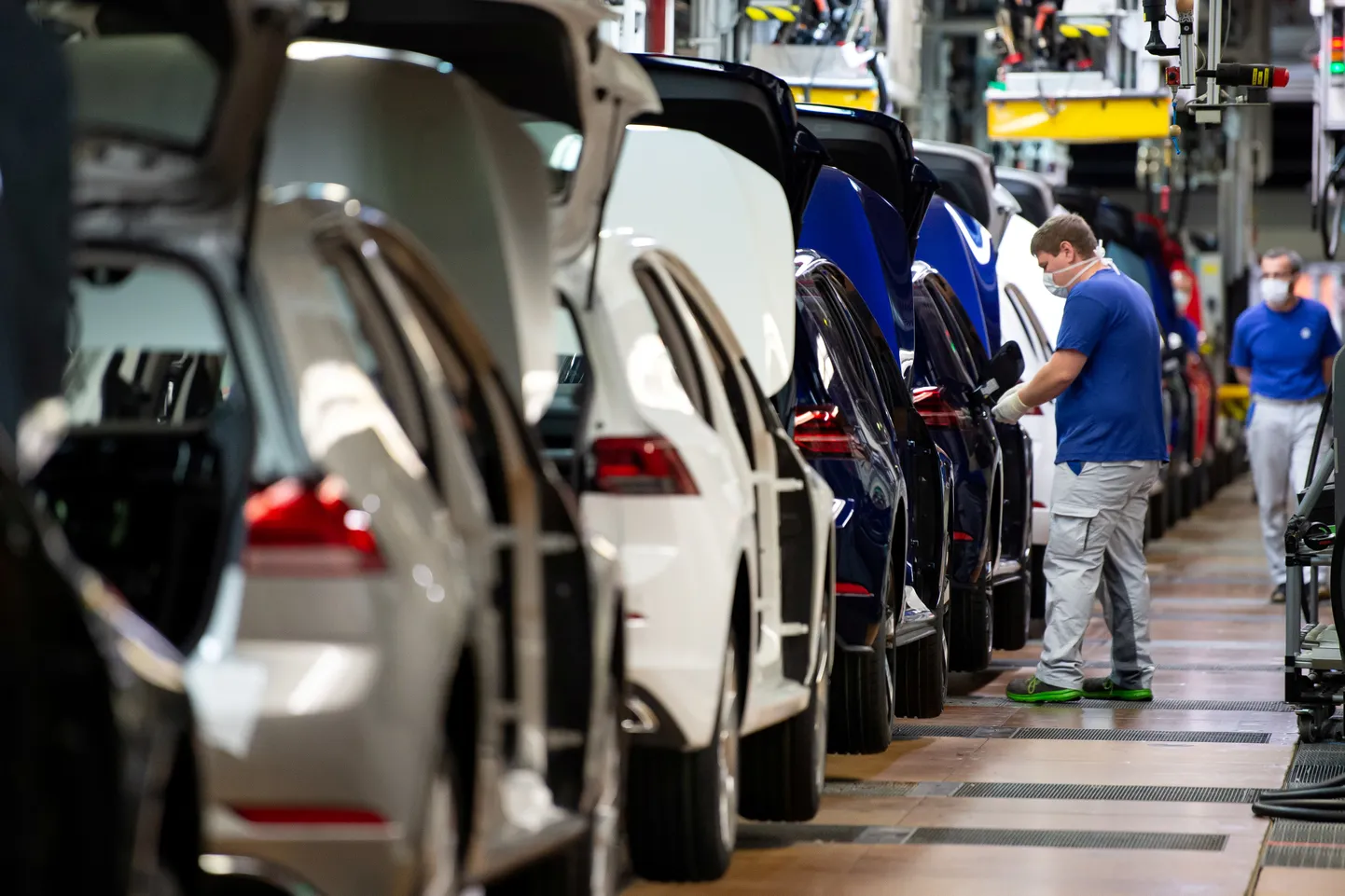 Jaunas automašīnas Volkswagen rūpnīcā Volfsburgā