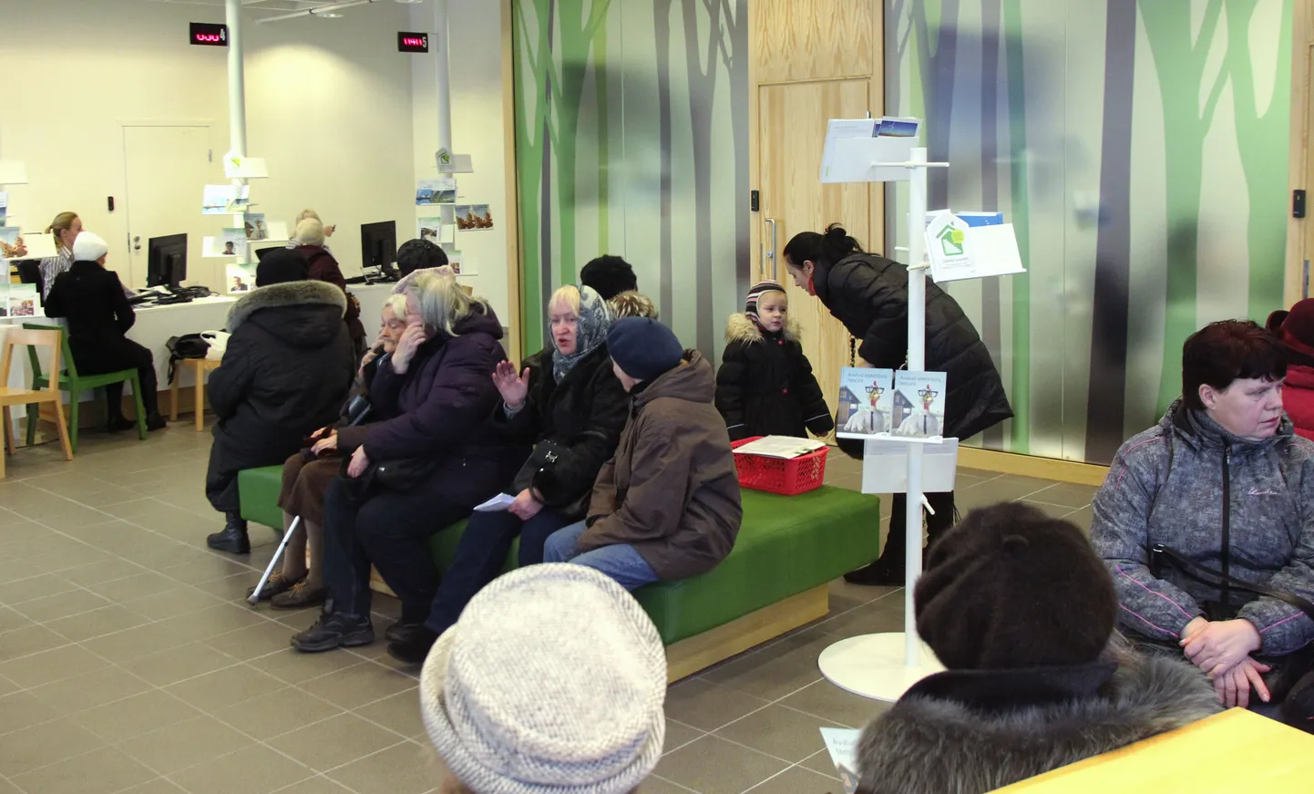 Põhiliselt olid eile Eesti Energia klienditeenindusse uut elektrilepingut sõlmima tulnud pensionärid.