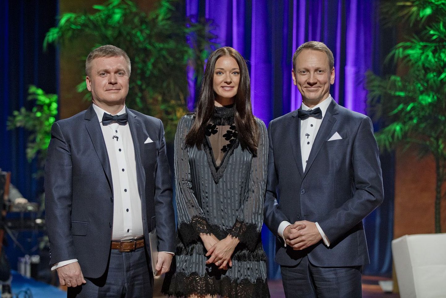 Ines (keskel) on saatejuhtide Kristjan Jõekalda ja Teet Margna külaliseks saates «Nädalalõpp Kanal 2ga».