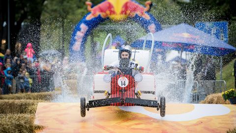 VAATA KAVA ⟩ Ajalooline Red Bull Soapbox Race Eesti stardib pühapäeval Tallinna Lauluväljakul