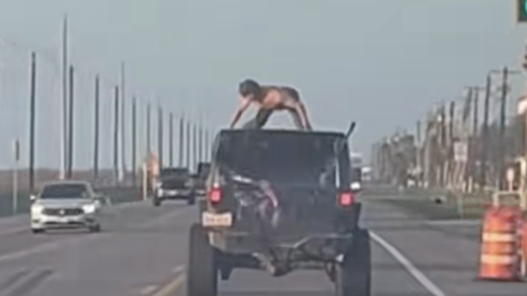 VIDEO ⟩ Tragöödia peohoos: Jeepi katusel tantsinud noormees hukkus kokkupõrke tagajärel