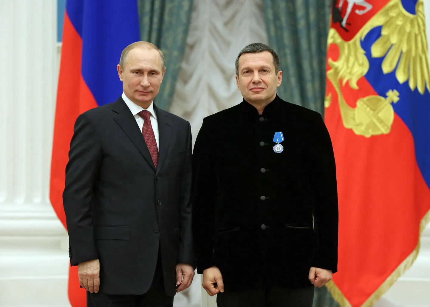 Venemaa president Vladimir Putin andis 25. detsembril 2013 telesaatejuhile Vladimir Solovjovile elutöö auhinna. Solovjov soovitas nüüd oma saates, et Venemaa peaks tungima Saksamaale