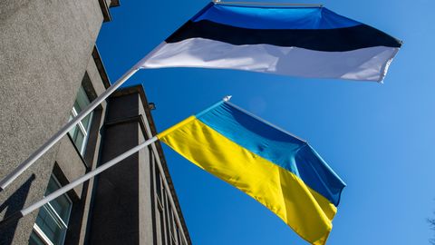 KOLUMN ⟩ Palju õnne, iseseisev Eesti! Palun pea vastu, iseseisev Ukraina!
