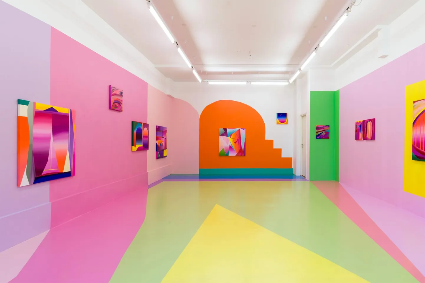 Kristi Kongi näitus «Sädelev täht Magenta. Oli see unes või oli see ilmsi?» Kogo galeriis. Näitusevaade.