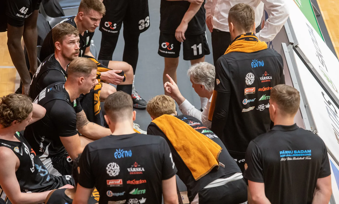 Pärnu Sadama korvpallurid.