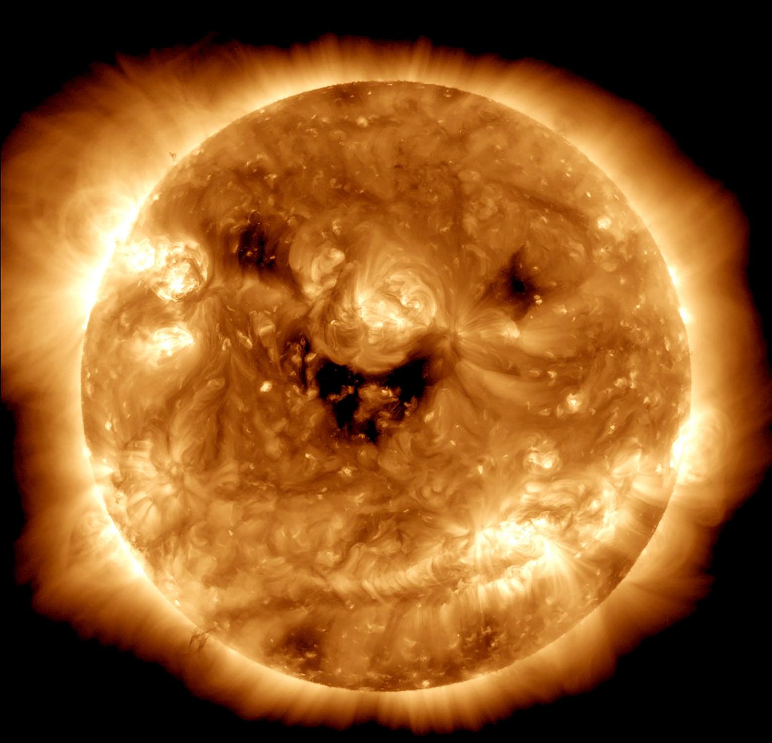 NASA teadlased tabasid tänavu 26. oktoobril Päikest «naeratamas».