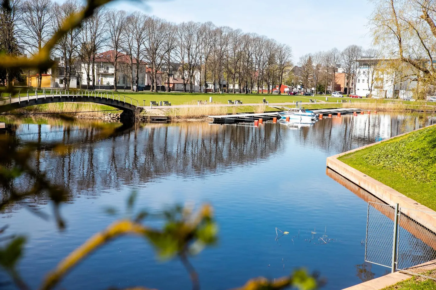 Pärnu Vallikraavis asuvas Talvesadamas leidub üle poolesaja kaikoha.