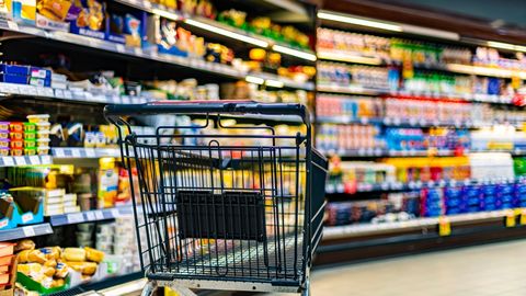 Kafijai +34%. Gada inflācija augustā Latvijā uzlēkusi par 4.1%