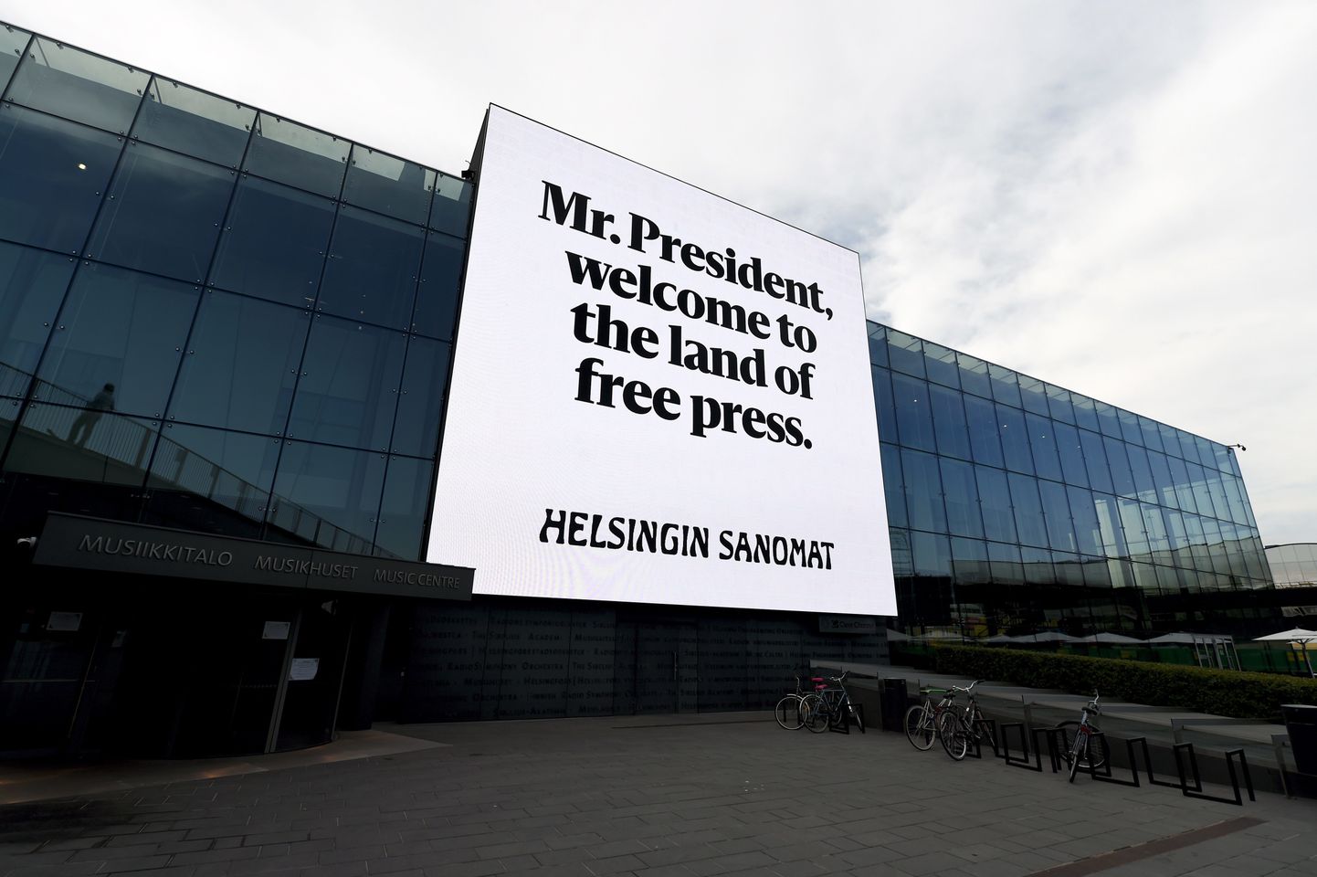 Helsingin Sanomate reklaam 2018. aastal Trumpi ja Putini kohtumise ajal.
