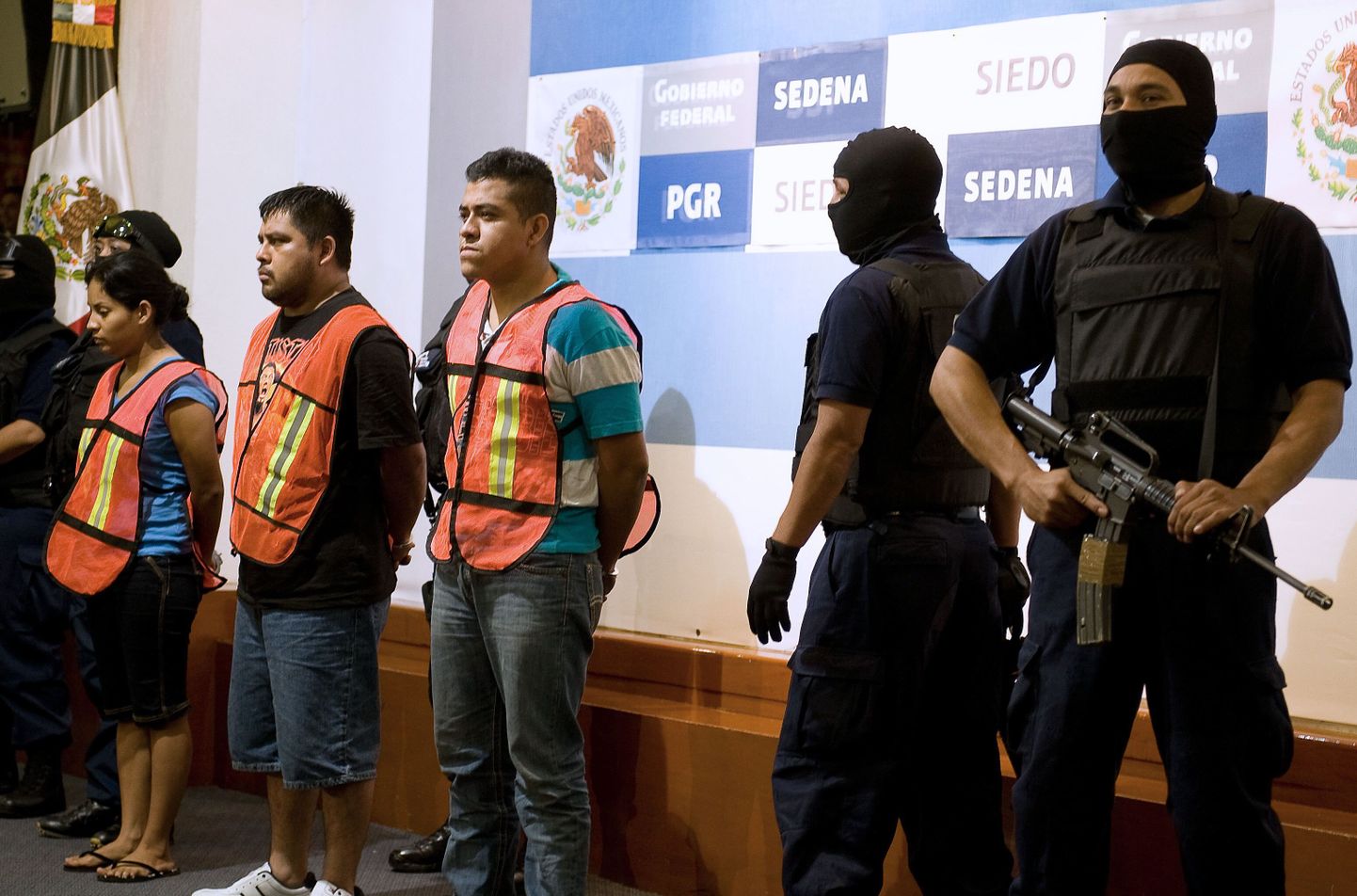 Narkojõugu Cartel del Golfo kinnipeetud liikmed 10. augustil Mexico Citys.