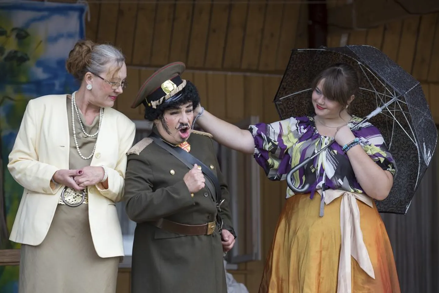 Teiste seas lööb harrastusteatrite festivalil täna kaasa Võhma teater Rassijad.