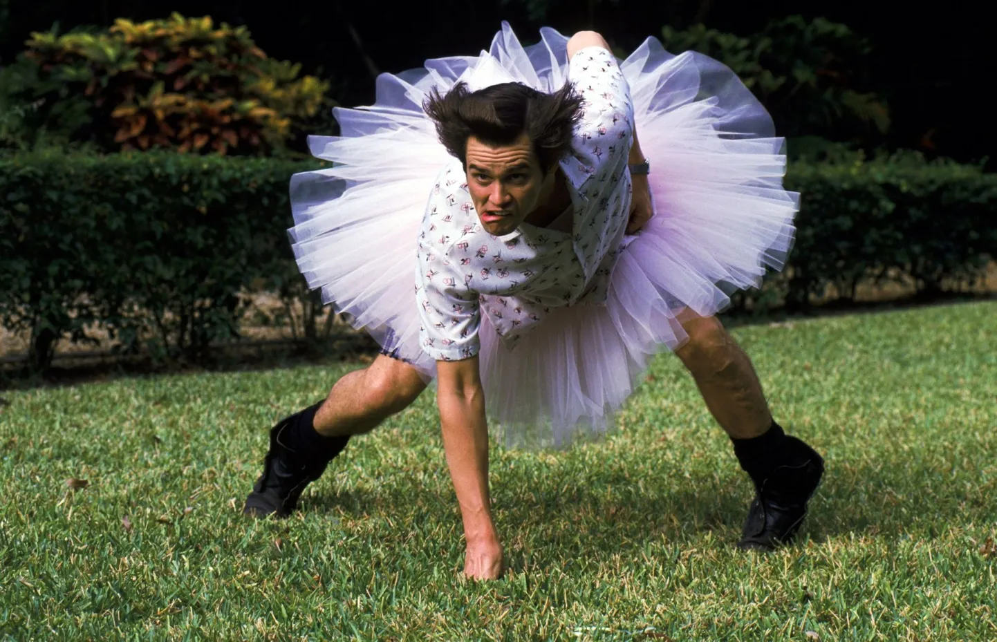 Jim Carrey filmis «Ace Ventura: loomadetektiiv»