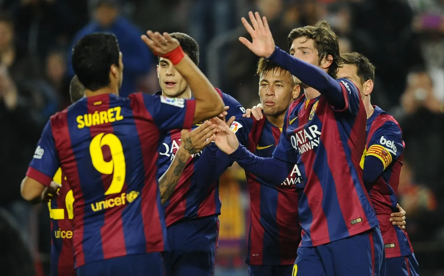 Barcelona mängijad rõõmustamas.