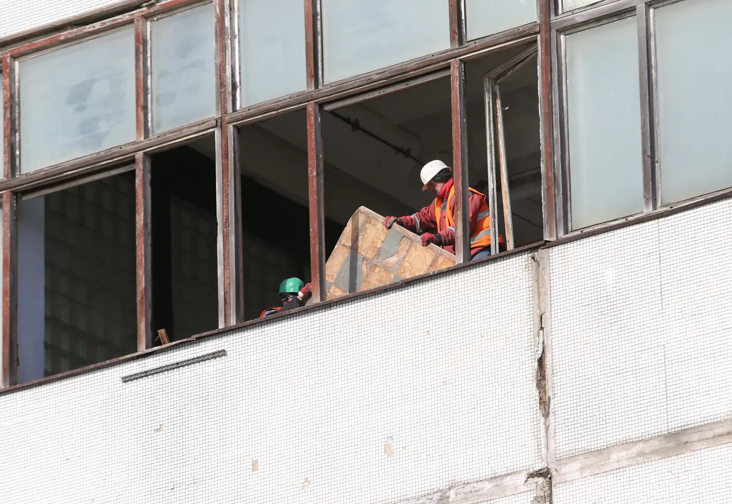 Dvigateli suure tootmishoone lammutamine ja E-profiili hoonele nurgakivi panemine Ülemiste City's 2014. aastal