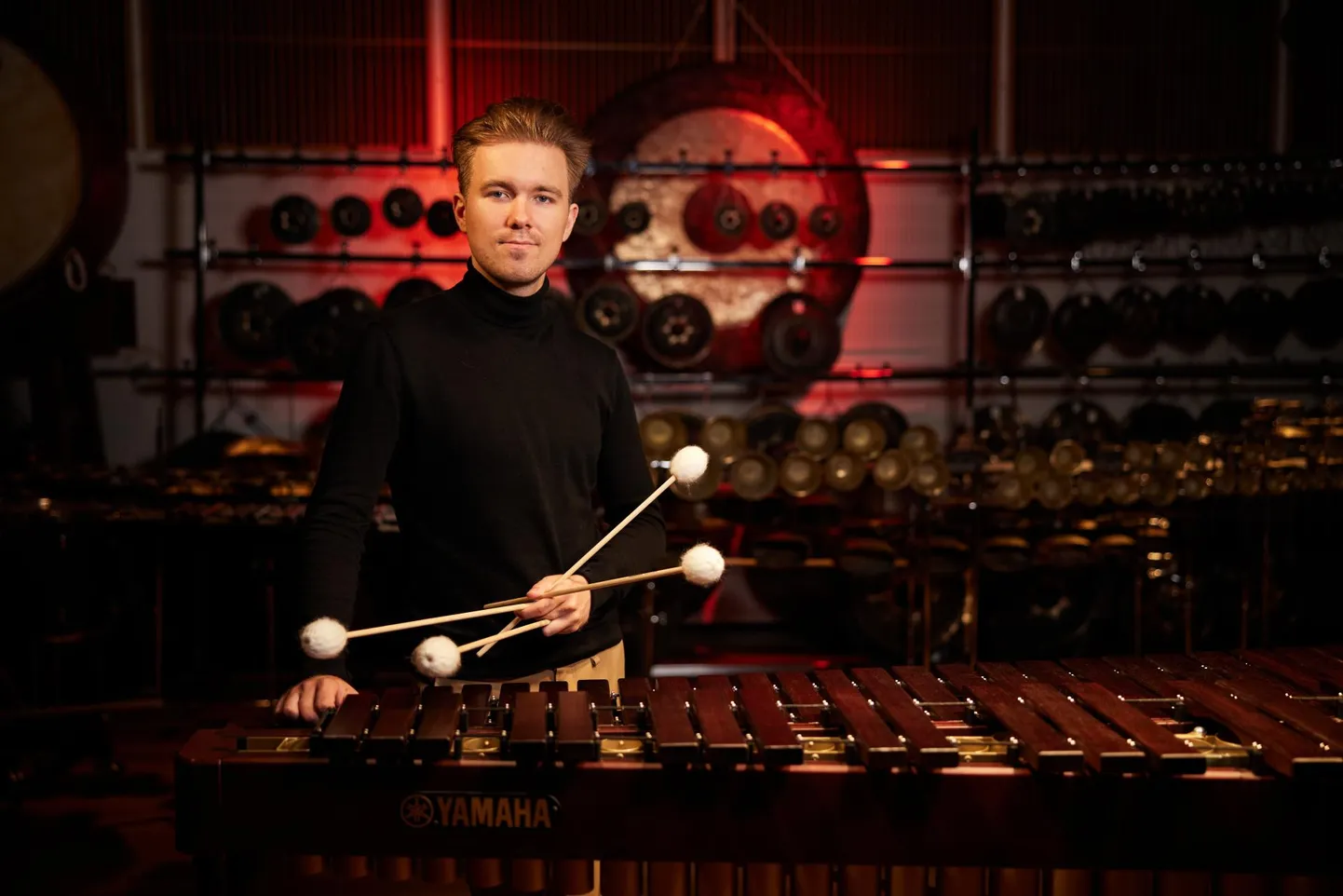 Marimbaartist Tanel Eiko Novikov aitab kuulajatel mediteerida.