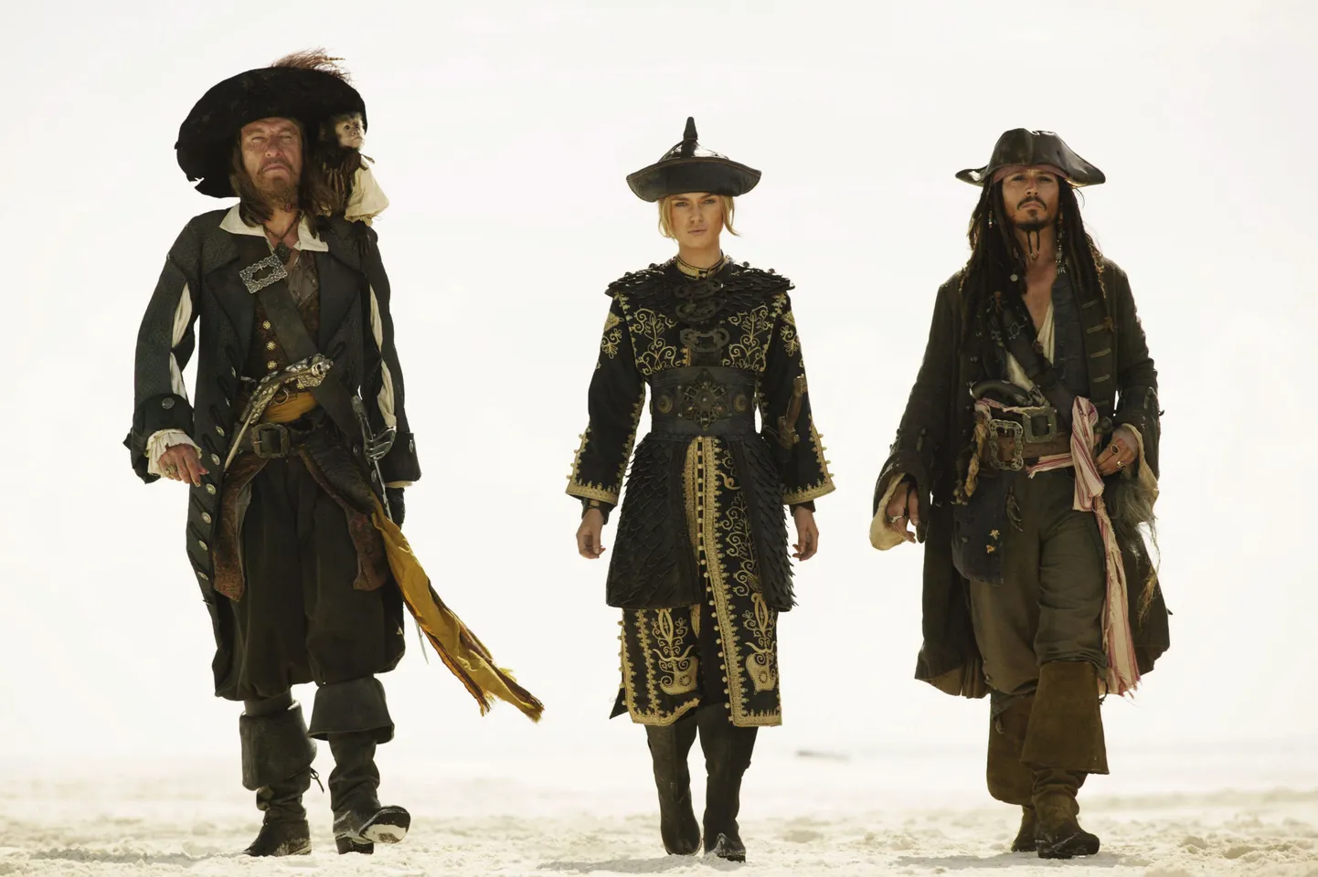 Kaader filmist «Kariibi mere piraadid: maailma lõpus». Fotol Geoffrey Rush Barbossana, Keira Knightley Elizabeth Swannina ja Johnny Depp kapten Jack Sparrowna