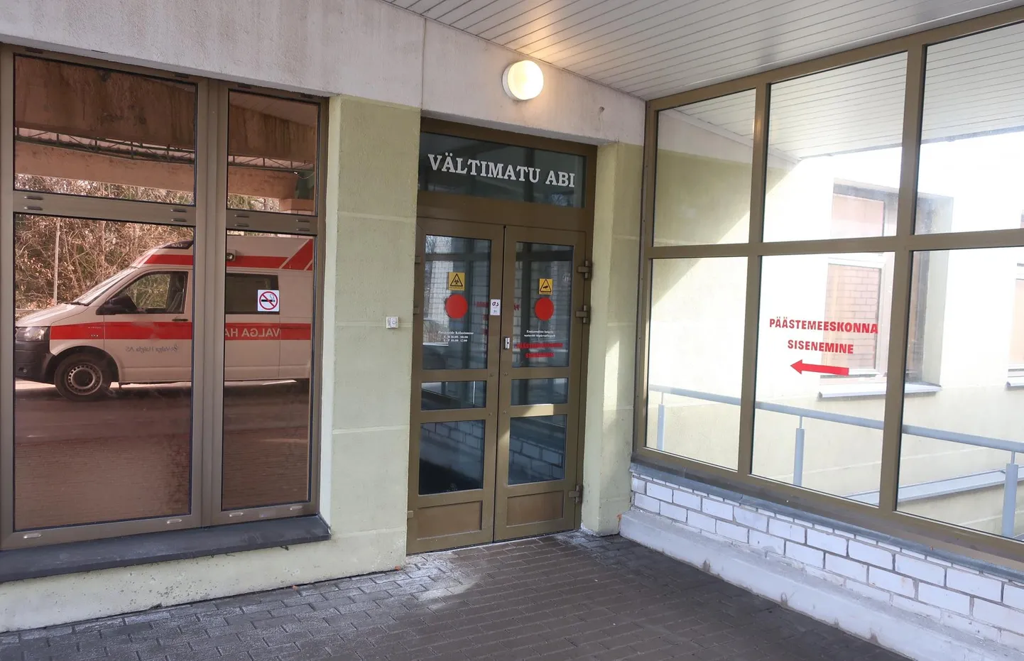 Naine pöördus pojaga Valga haigla erakorralise meditsiini osakonda, ent paraku polnud seal öösel tööl silmaarsti, kes oleks saanud lapse vigastuse üle vaadata.