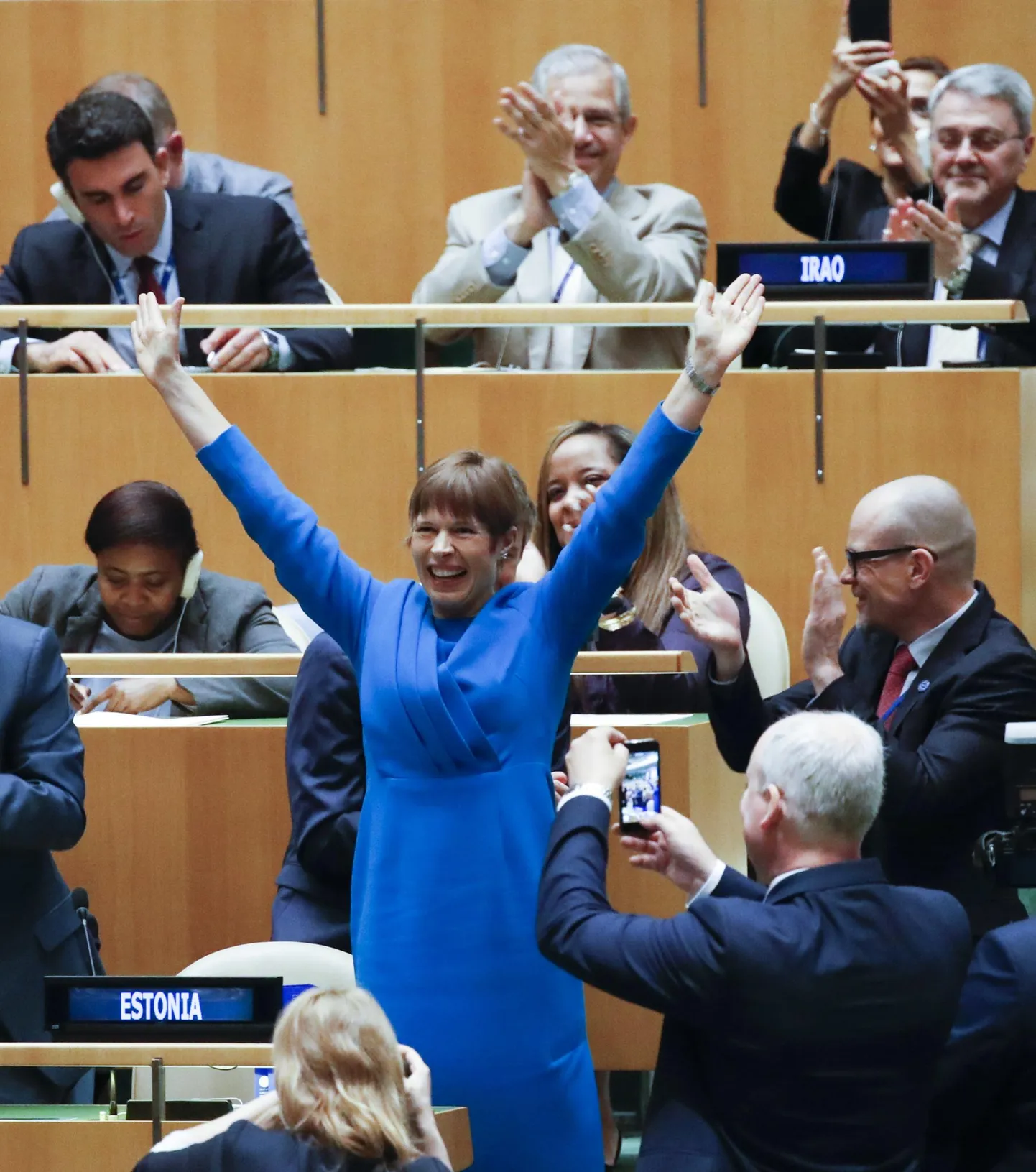 Президент радуется после избрания Эстонии непостоянным членом Совбезом ООН в 2019 году.