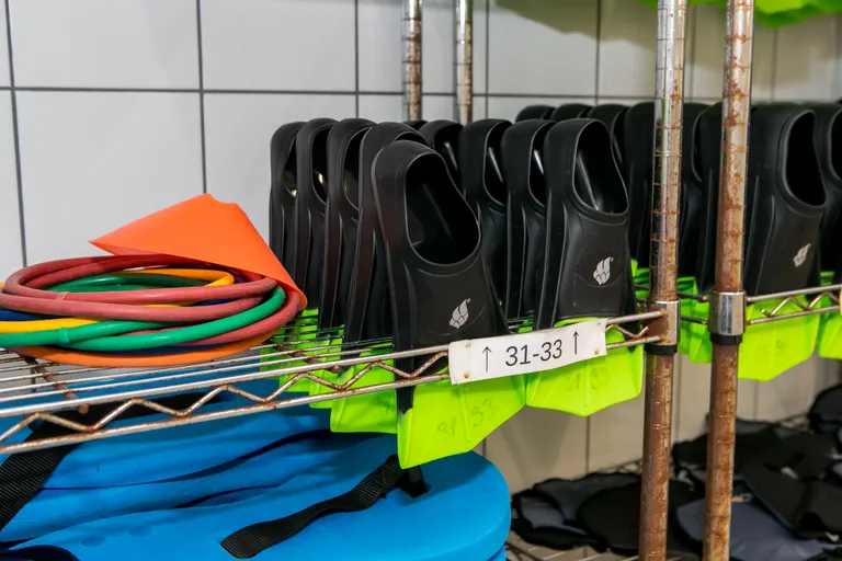 VAHENDID: Treeningvahendid on nüüdsest kenasti seina ääres saadaval.