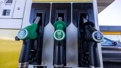 Mootorikütuse müük vedas jaekaubanduse mahud tõusule