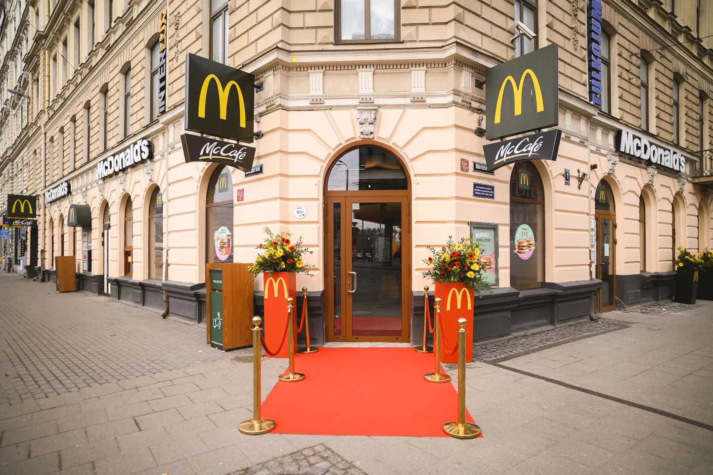 McDonalds на улице Меркеля после реконструкции