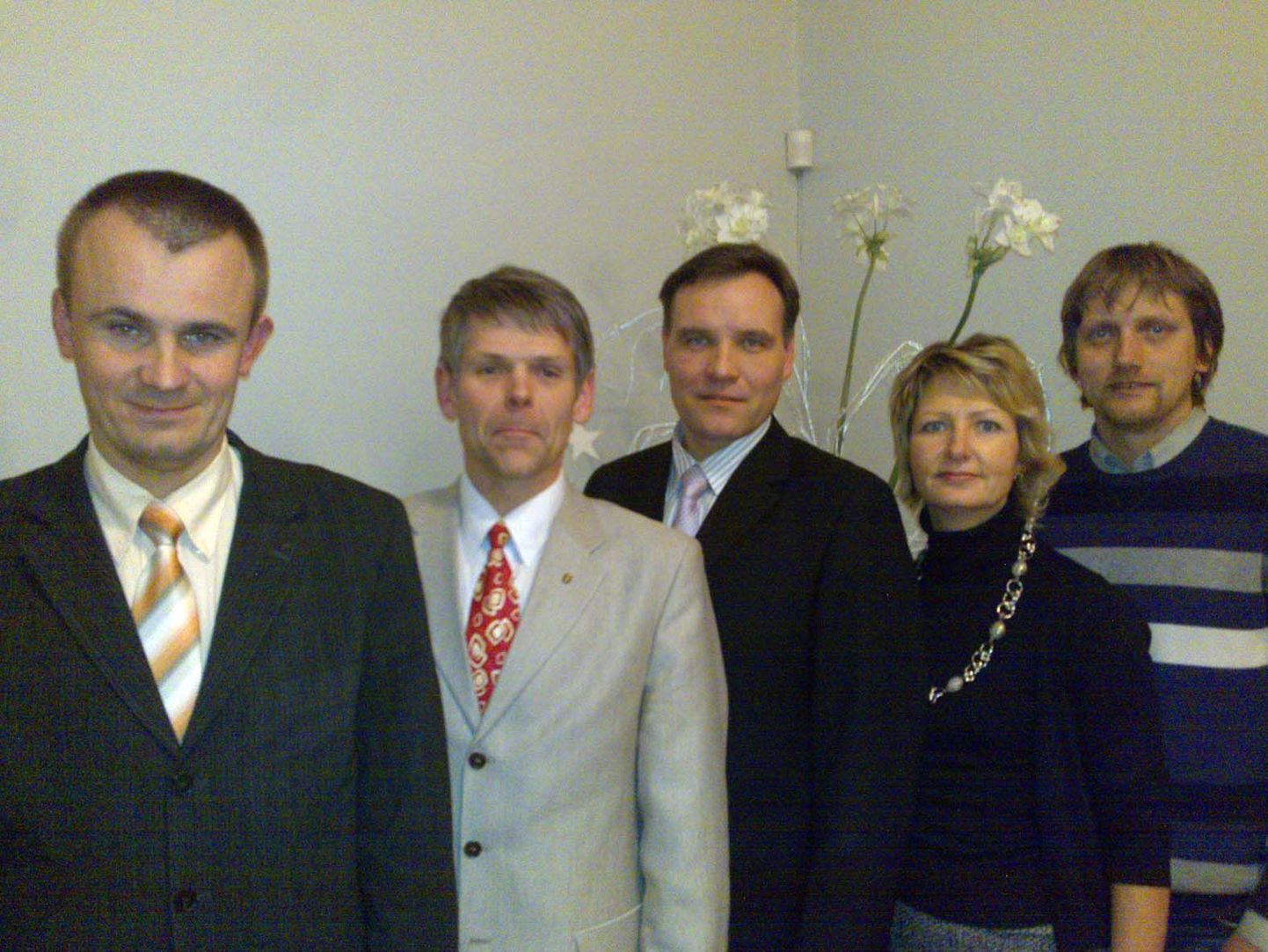 Otepää vallavalitsuse uus koosseis (vasakult): Peeter Kangur, Aare Matt, Aivar Pärli, Mare Raid ja Ants Manglus.