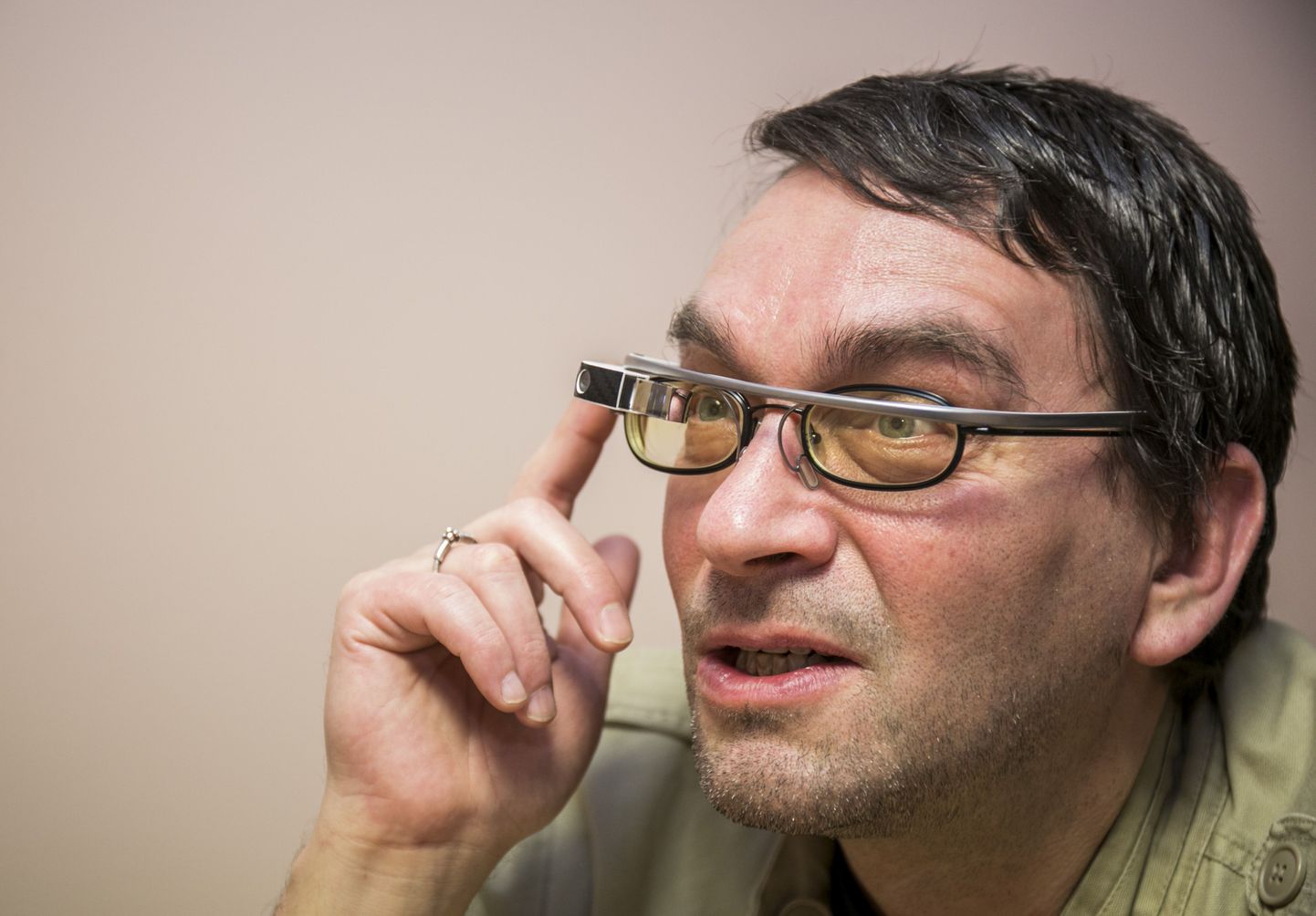 Google Glass nutiprille katsetab Postimehe tehnoloogiatoimetaja Hendrik Alla.