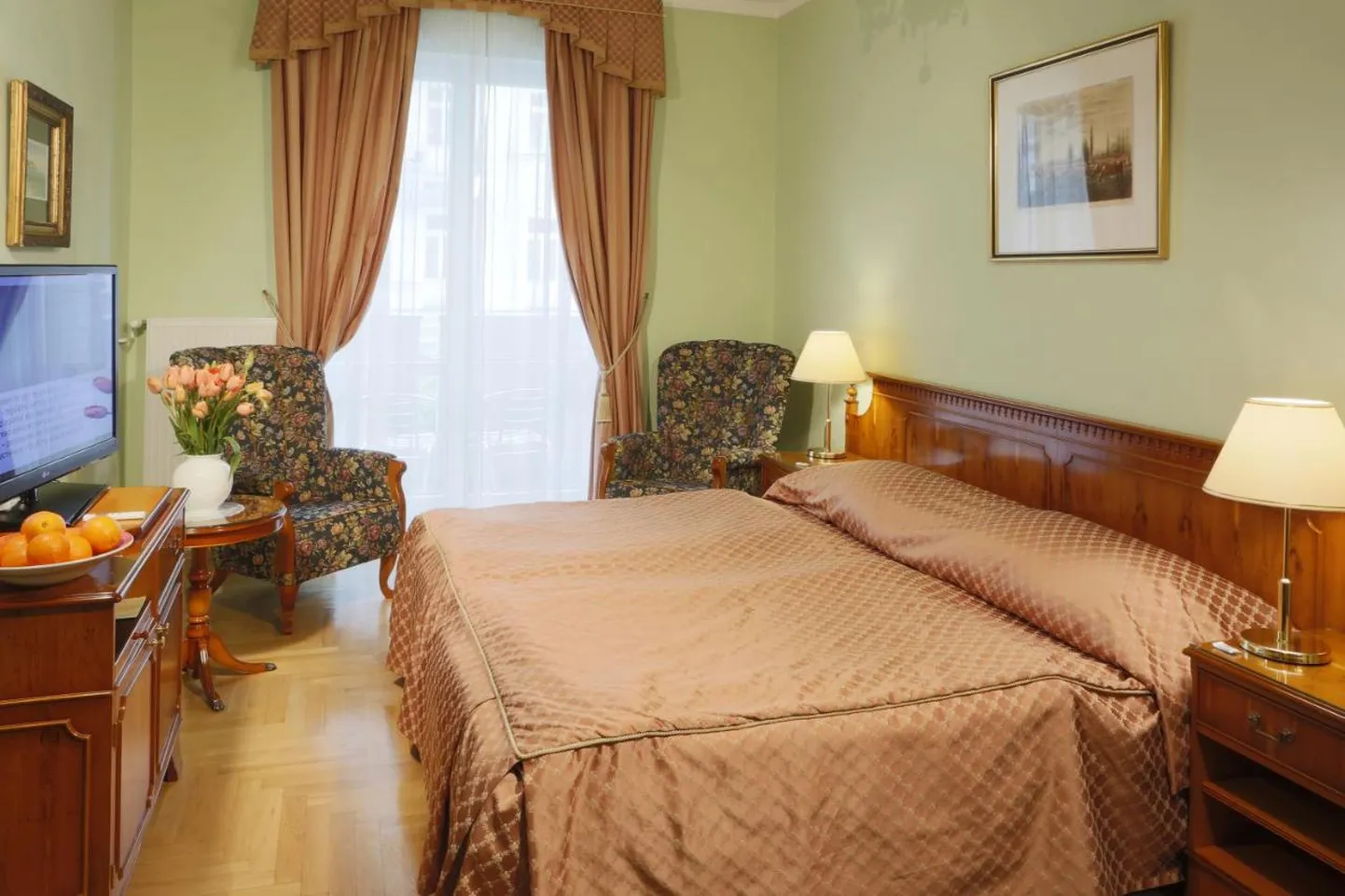 Oslos asuva Bristol Hotel standard toa vaade.