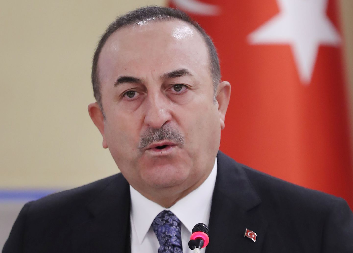   Turcijas ārlietu ministrs Mevlits Čavušolu 