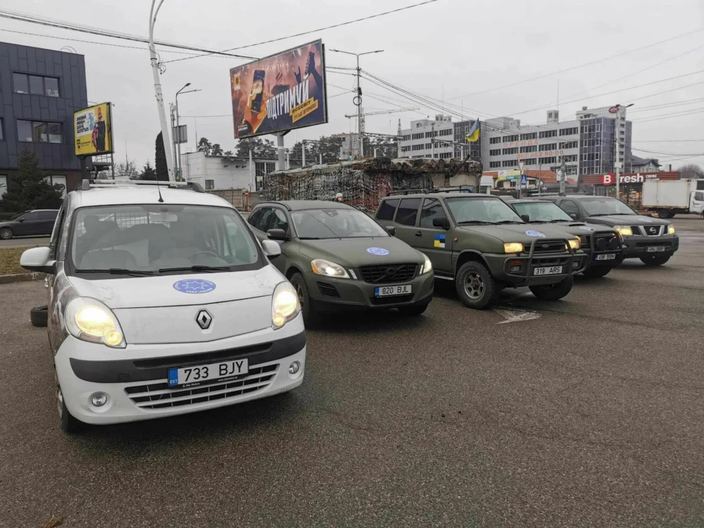 Automaks muuhulgas tähendab ka seda, et Ukraina abistamine muutus hoobilt keerulisemaks. MTÜ Vaba Ukraina poolt Ukrainasse viidud autod.