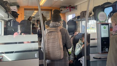 Kogu tee Tartu-Tallinn rongis püsti seisnud naine: seisupileti eest ei peaks välja käima täishinda