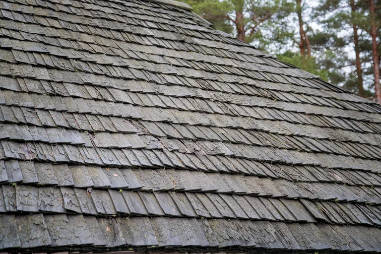 Крыша из деревянной дранки. Хутор Сепа в Музее под открытым небом. Фото: