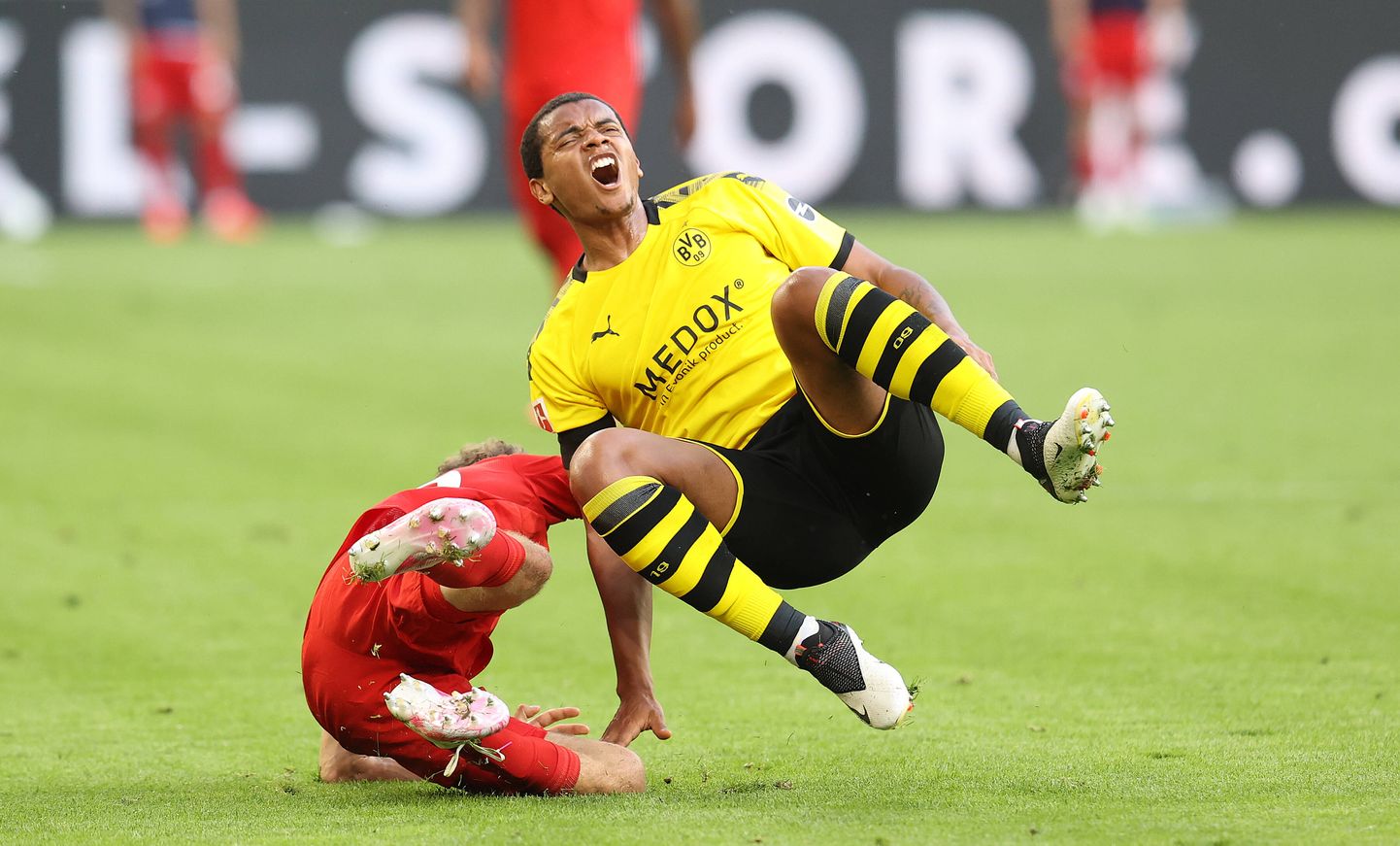 Müncheni Bayern alistas võõrsil Dortmundi Borussia.