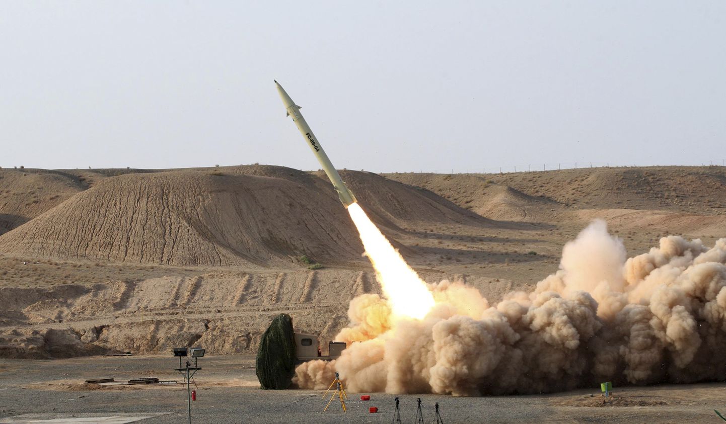 Iraani Fateh-110 raketisüsteem.