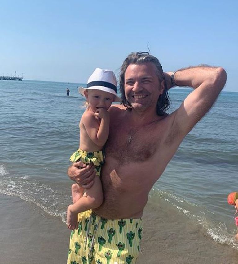 Дмитрий Маликов с сыном на отдыхе