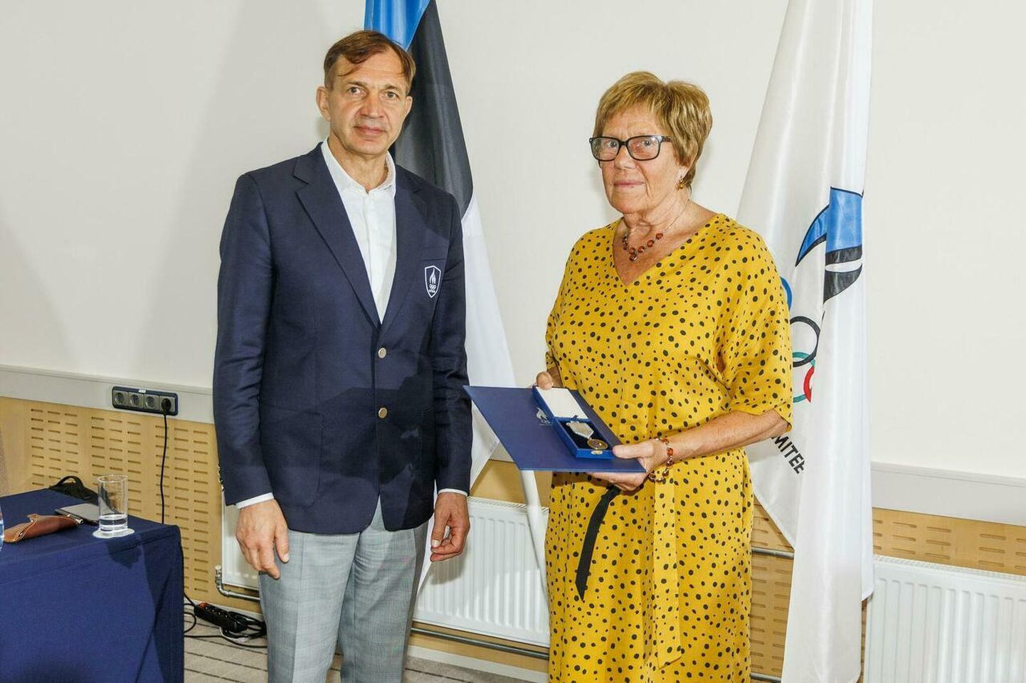 EOK kõrgeima tunnustuse, Eesti Olümpiakomitee teenetemärgi teenis legendaarne Pärnu võrkpallur ja võrkpallitreener Helju Sutt.