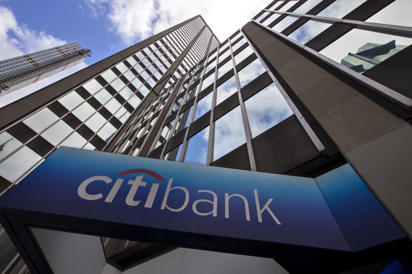 Citibank loobus globaalsest ambitsioonist